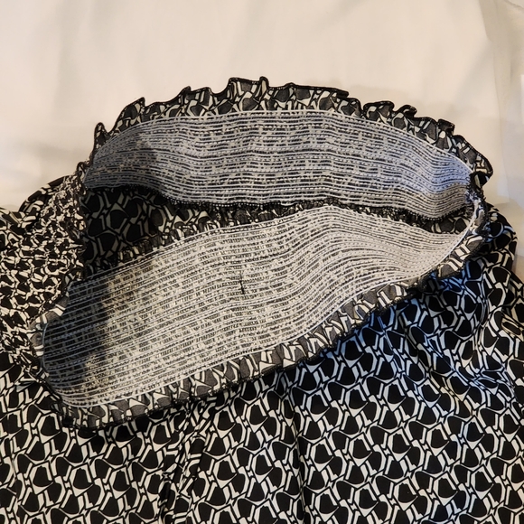 Black and White Wide Leg Flowy Pull-on High Waisted Pants Women's Size L - Picture 4 of 6